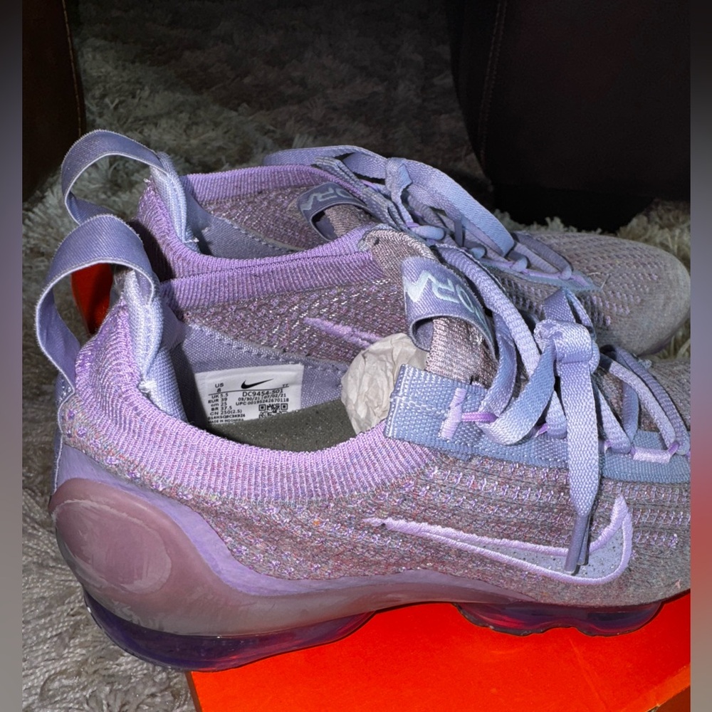 Nike Women's Air VaporMax‎ Purple Athletic Shoes in original box size 8 - Picture 12 of 12